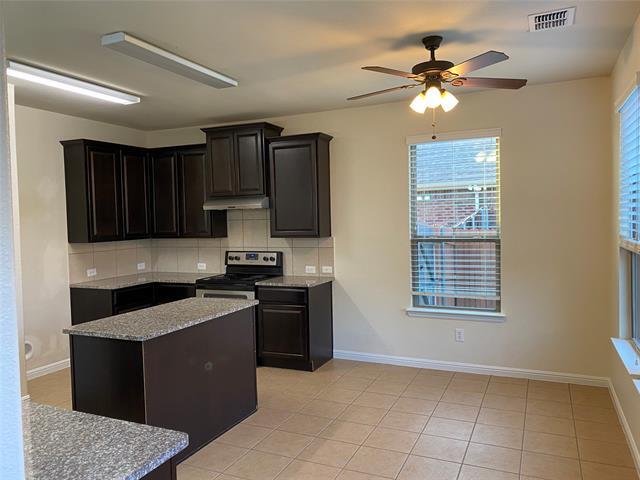 Building Photo - 4210 Oak Bluff Dr