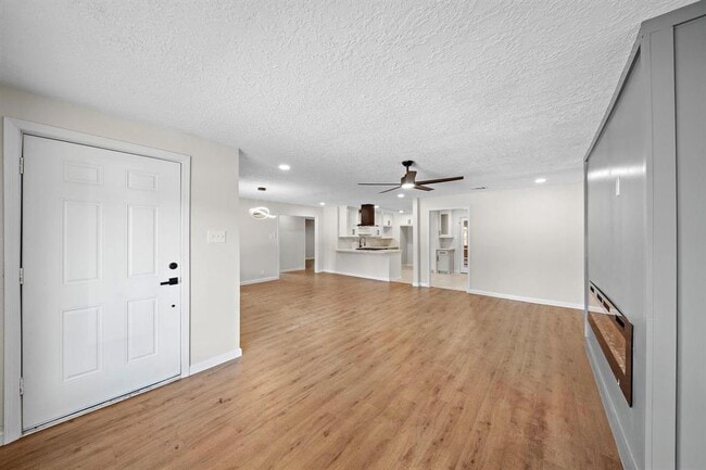 Building Photo - 7630 Mosside St