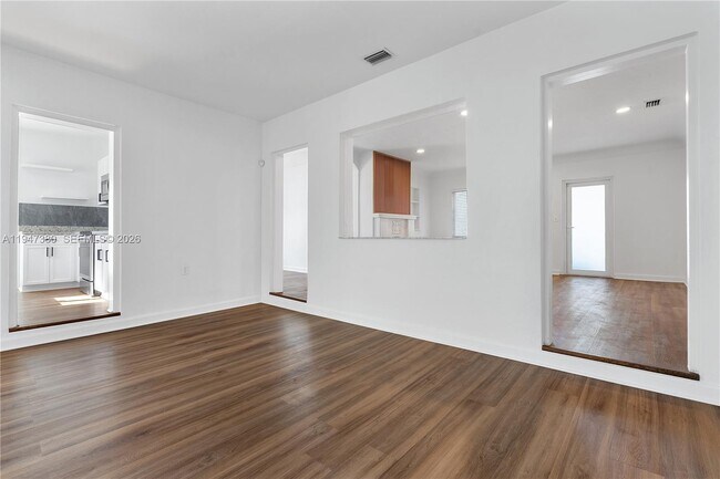 Building Photo - 2350 SW 26th St