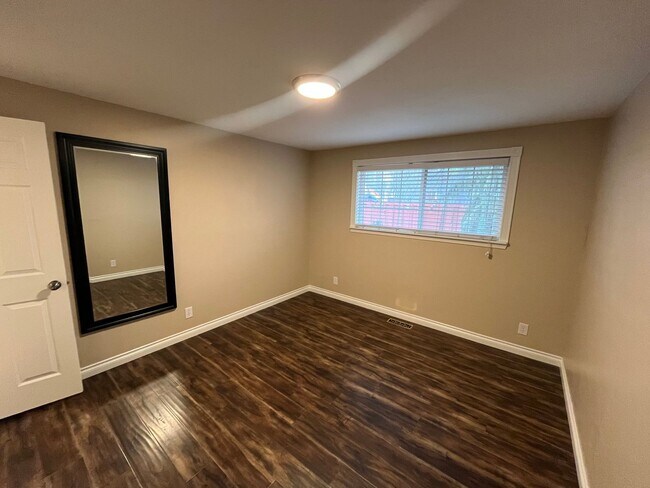 Building Photo - Single Level Home Close to Downtown Redmond - Yard Care Included