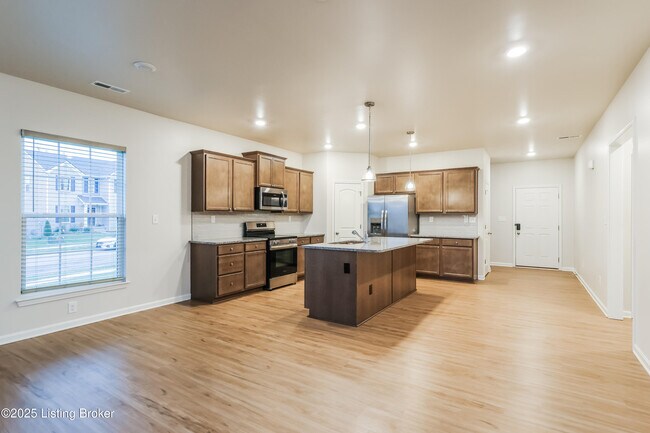 Building Photo - 11900 Parkside Vista Ln