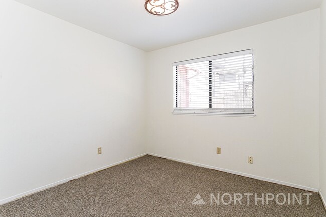 Building Photo - 103 Tinker Way