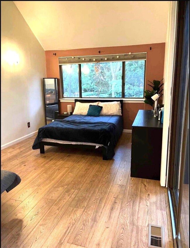 Building Photo - 507 Teal Plaza