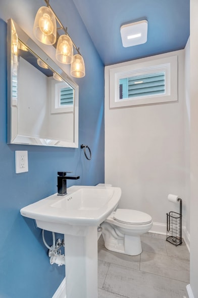 Building Photo - 2331 Ursulines Ave