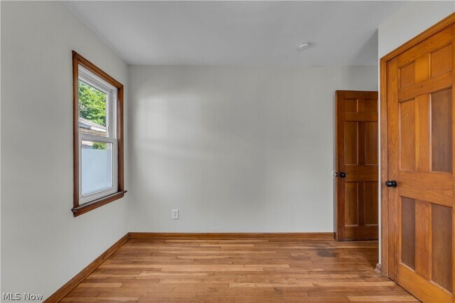 Building Photo - 14404 Rockside Rd