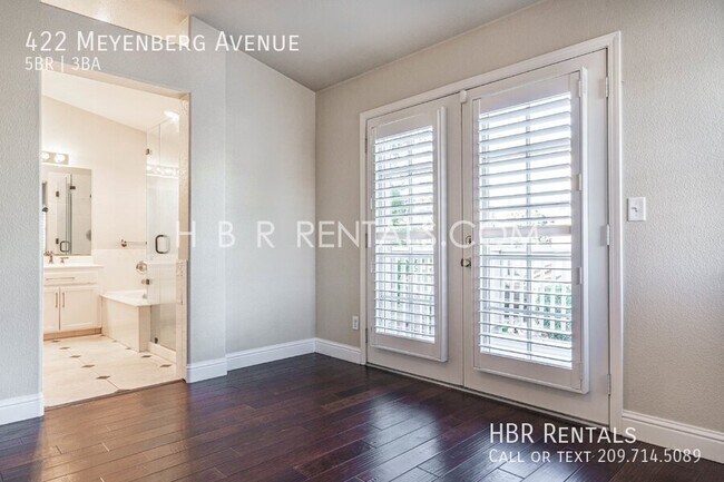Building Photo - 422 Meyenberg Ave