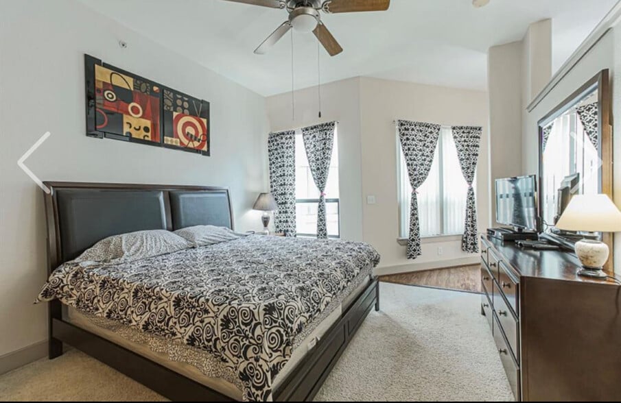 Building Photo - 1901 Post Oak Blvd