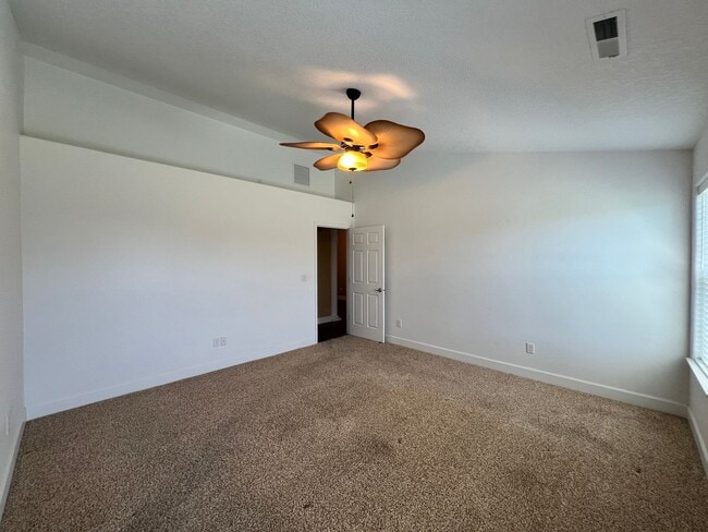 Building Photo - Well Maintained Home in Pelican Point Comm...
