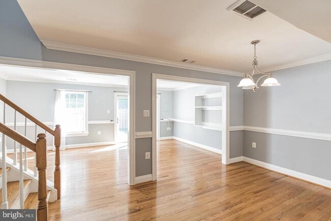 Building Photo - 14081 Fallbrook Ln
