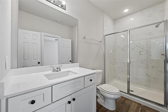 Building Photo - 3475 Valley Vista Dr