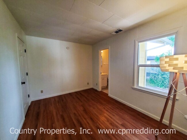 Building Photo - Garden Tract Charmer Coming Available March 20th! 2 Bedrooms plus Bonus Room