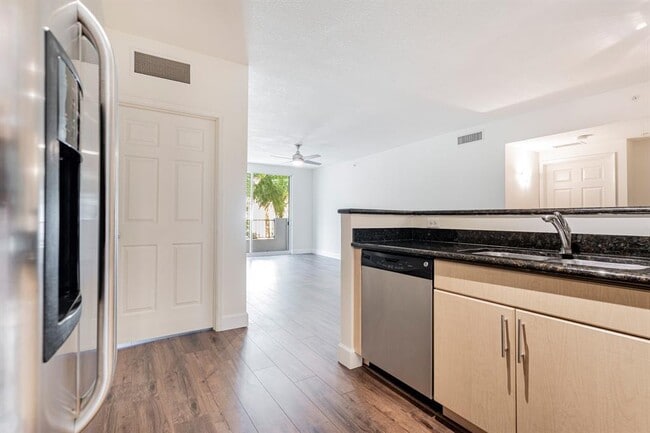 Building Photo - 2421 NE 65th St