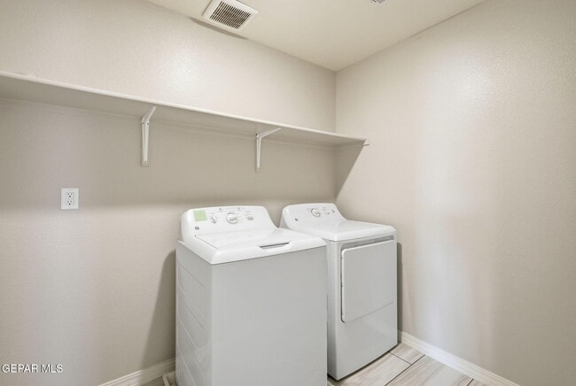 Building Photo - 14459 Eastbrook Dr