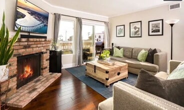 Building Photo - 2319 Curlew St