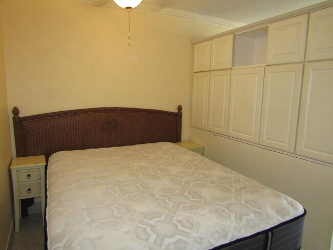 Building Photo - 2202 Perrin Dr