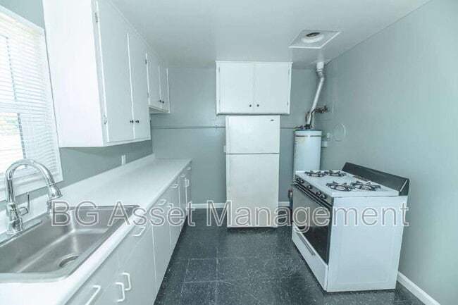 Building Photo - 1321 Dunn Ave