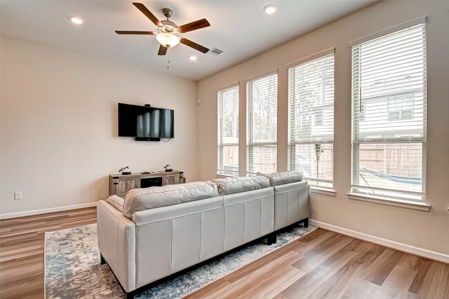 Building Photo - 617 Aspen Falls Ct