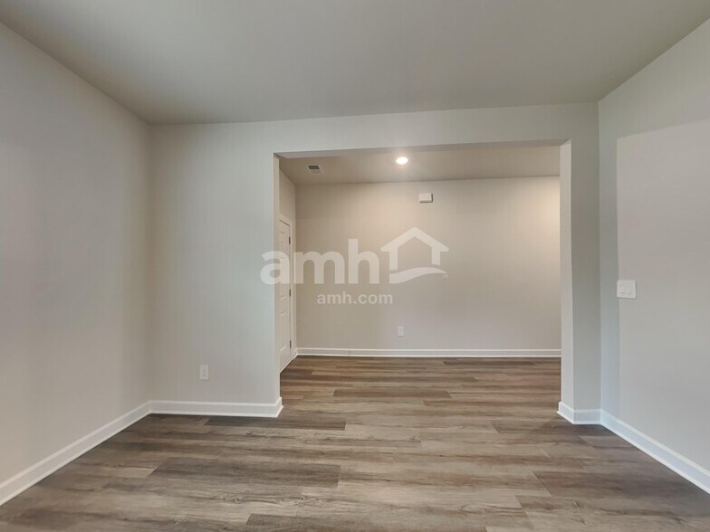 Building Photo - 758 Treeline Rd