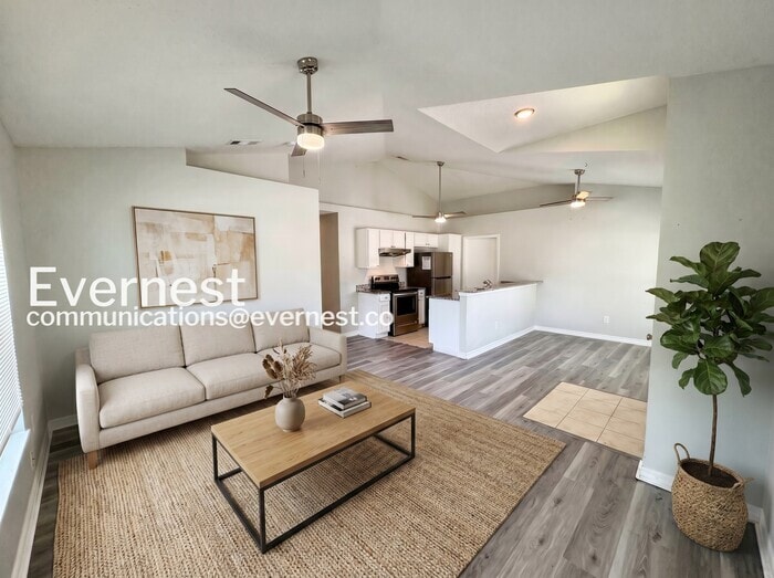 Building Photo - 7870 Pine Fork Dr