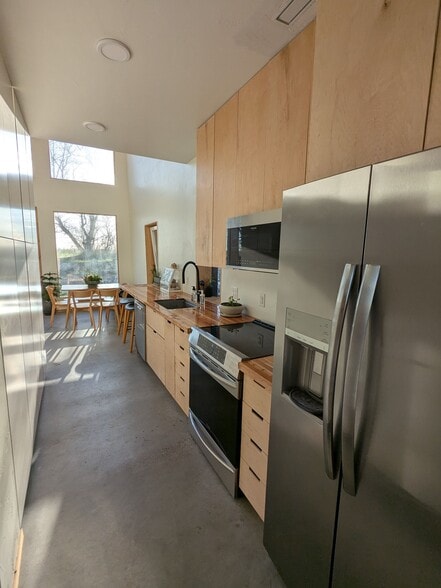 Building Photo - 7895 S 400 W