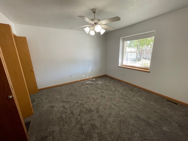 upstairs bedroom 12 x 12.5 ft - 5305 W 11th Street Rd
