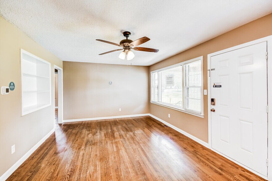 Building Photo - 111 Meadowood Ave