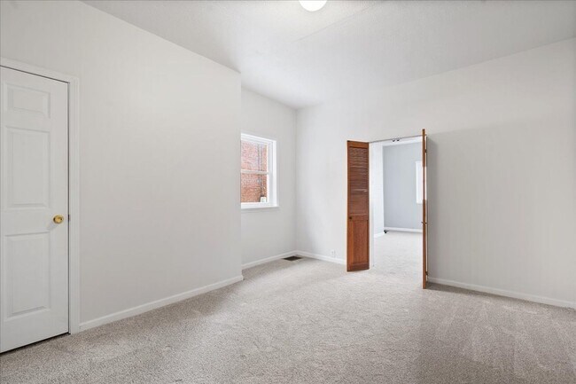 Building Photo - 176 42nd St