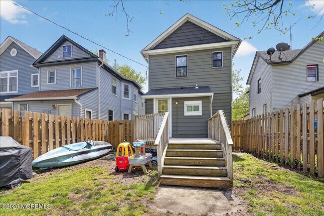 Building Photo - 1135 Asbury Ave