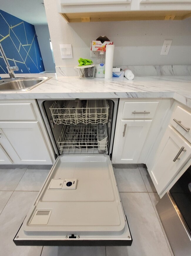 Building Photo - 7635 Legacy Trl