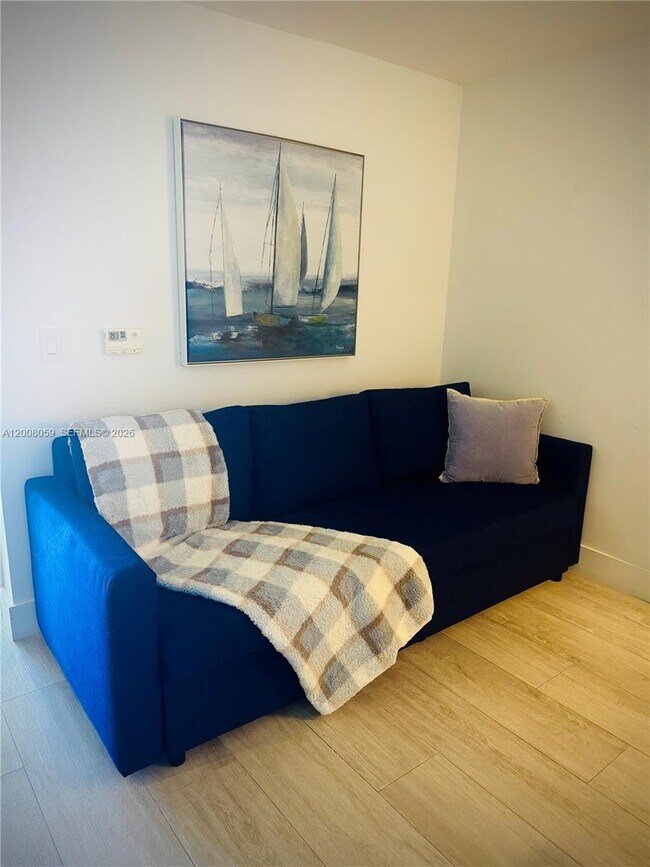 Building Photo - 121 NE 34th St