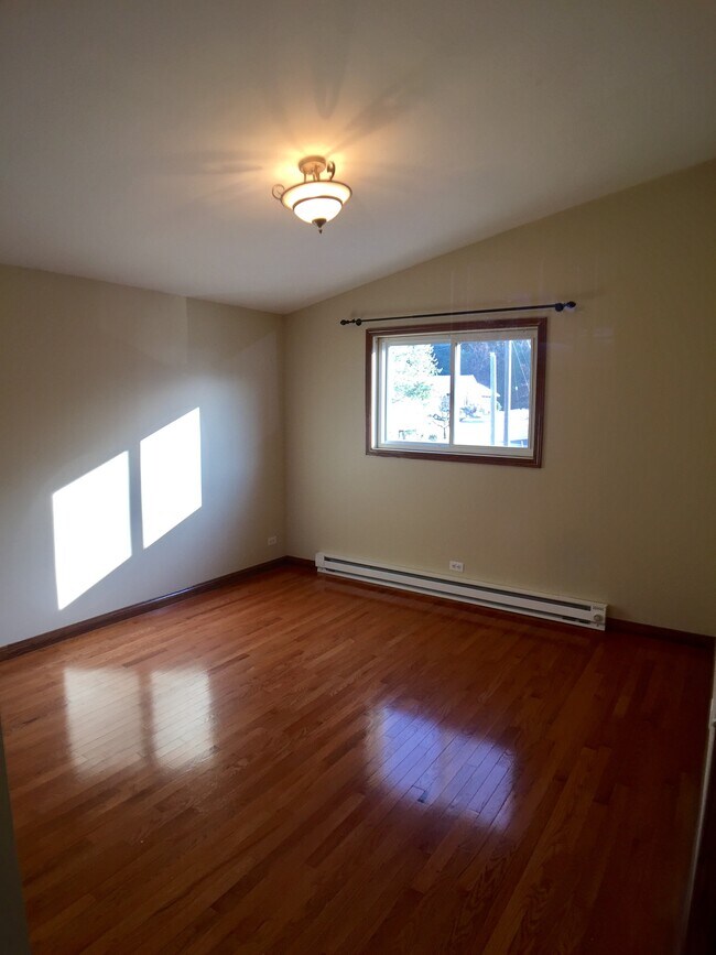 Bedroom 1 - 1402 Altamont St