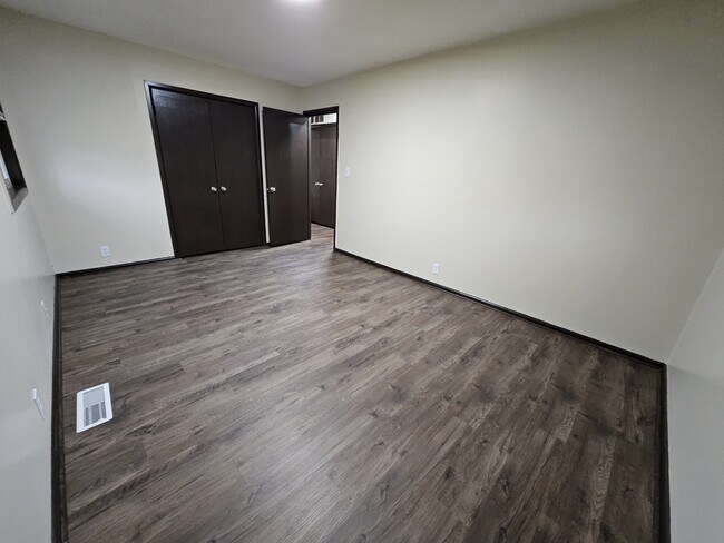 Building Photo - 3403 N Hartman Dr