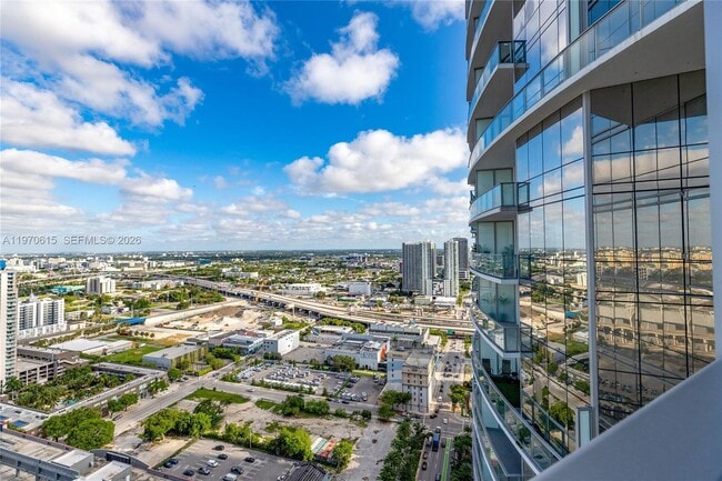 Building Photo - 851 NE 1st Ave