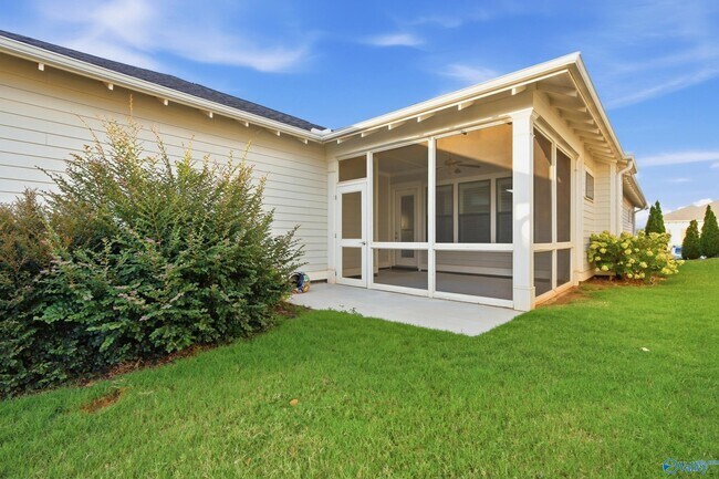 Building Photo - 240 Farmhouse Dr