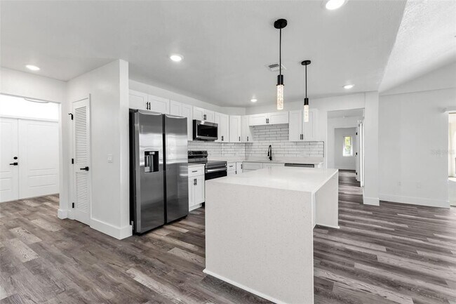 Building Photo - 2161 Aqui Esta Dr