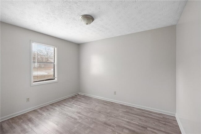 Building Photo - 1007 New Lacy St