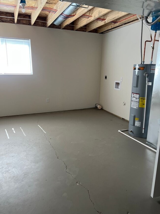 Building Photo - BRAND-NEW 4-beds/2-baths house near I-44