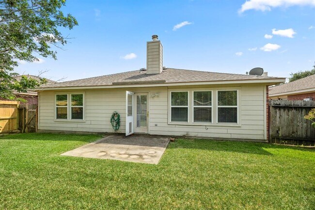 Building Photo - 3211 Falcon Trail Dr