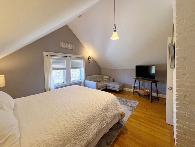 Building Photo - 247 Savin Hill Ave