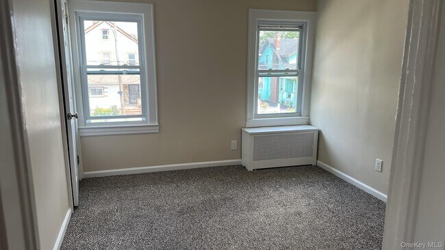 Building Photo - 28 Stowe Pl