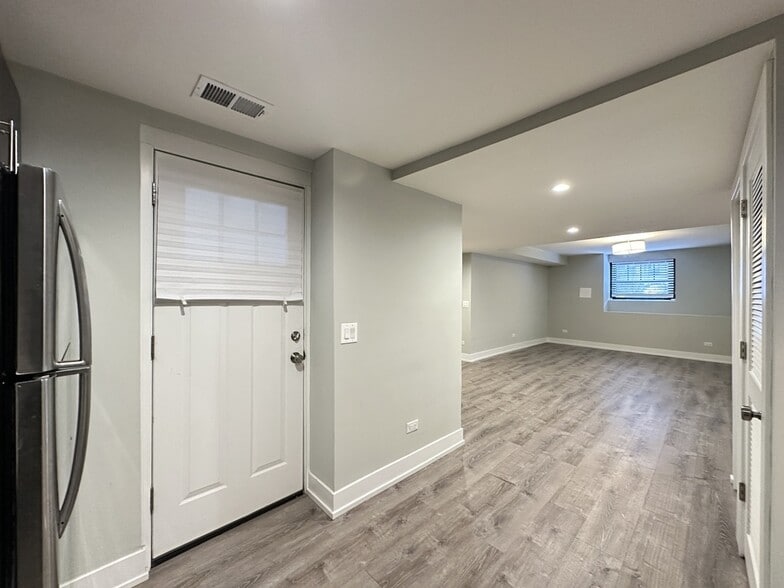 Building Photo - 913 Maple Ave