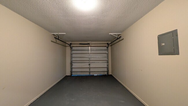 Building Photo - 161 Benjamin St