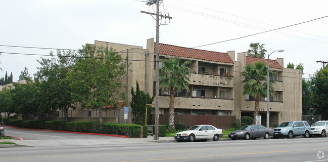 Building Photo - 18558 Roscoe Blvd