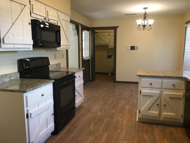 Building Photo - 2159 New Meadow Dr