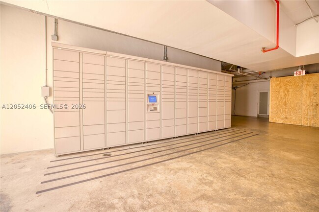 Building Photo - 1200 West Dr
