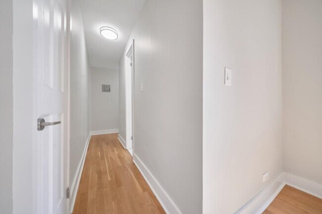 Building Photo - 0 bedroom in New York NY 10011