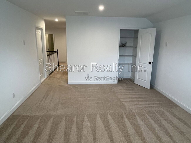 Building Photo - 616 Southstone Dr