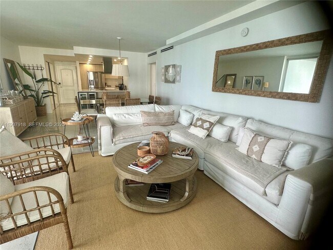 Building Photo - 100 Bayview Dr