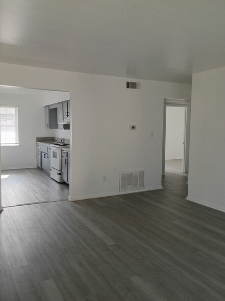 living room - Winchester Estates Apartments