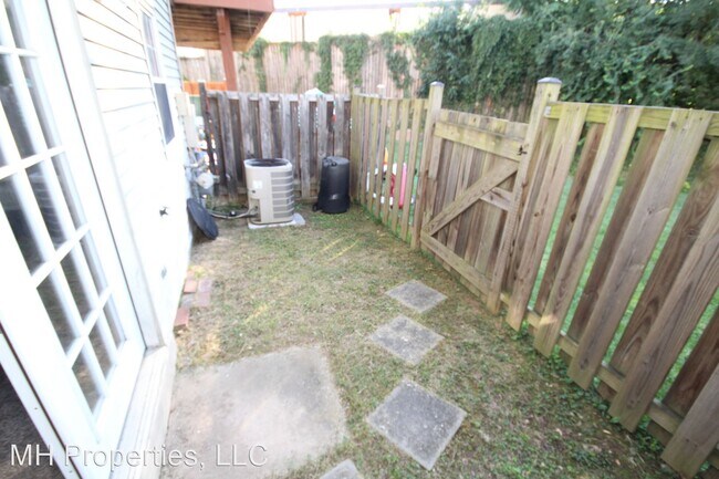 Building Photo - 3 br, 3.5 bath House - 602 Ivy League Lane